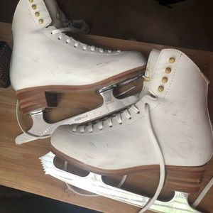 Elle Ice Skates Jackson Ultima